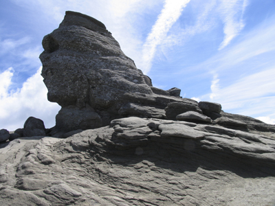 Doi turiști în pantofi, fără echipament și lanterne, rătăciți în Bucegi, au fost salvați de jandarmi