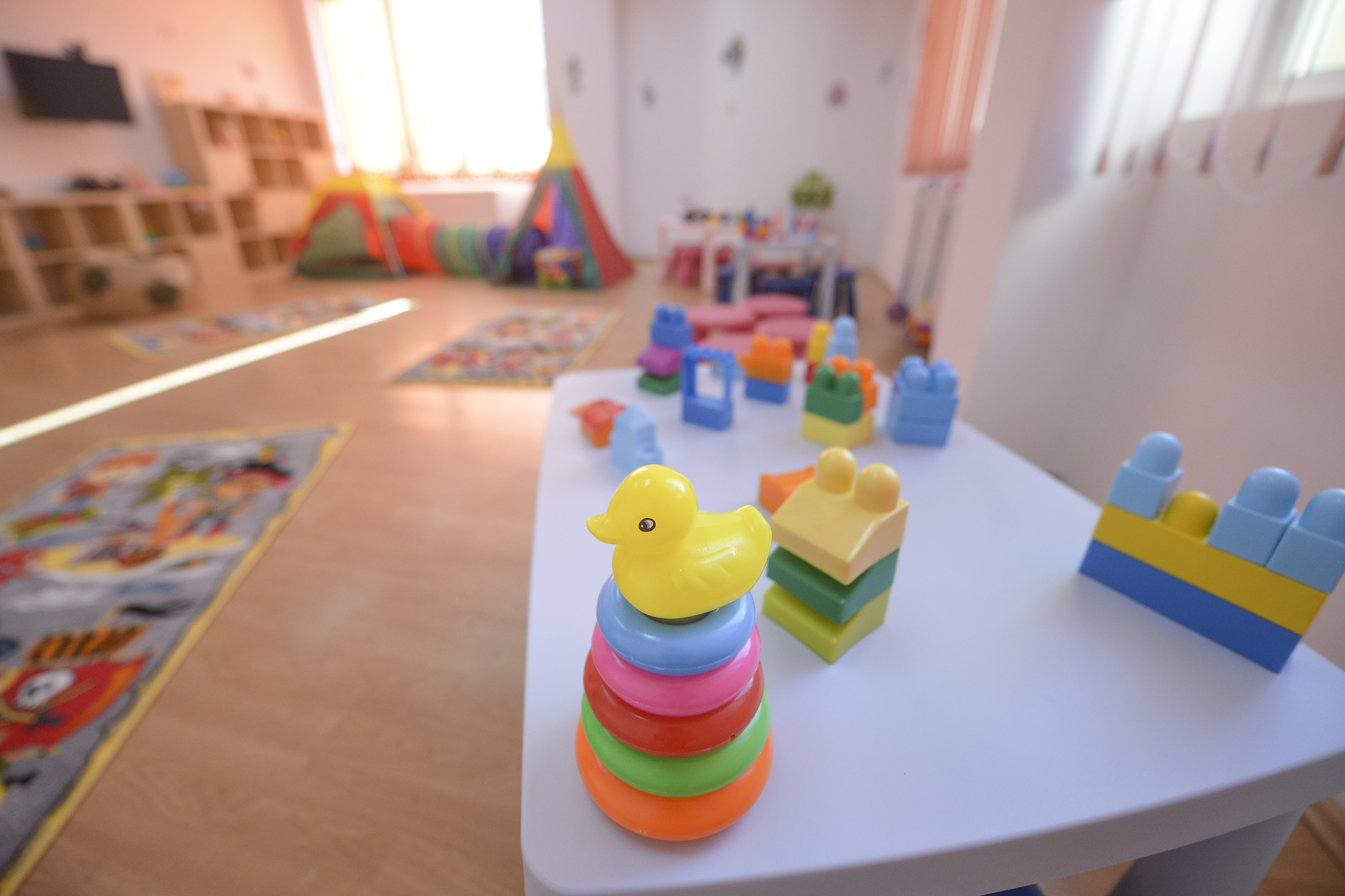 Plafonul lunar al tichetelor de creșă crește la 710 lei / Cum se acordă și cine poate beneficia de ele