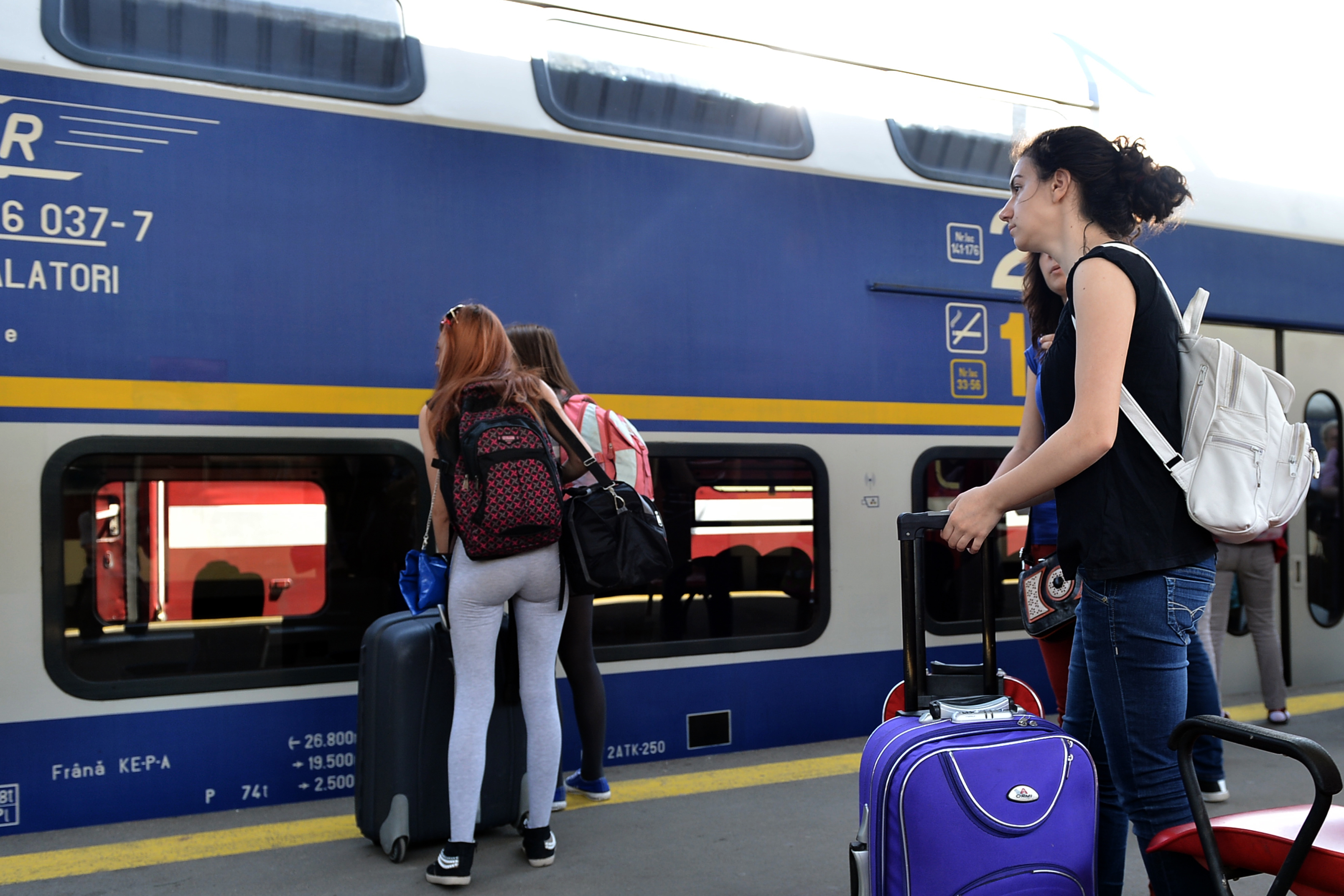CFR alocă mai multe vagoane în minivacanță și cere înțelegere pentru problemele cu aerul condiționat