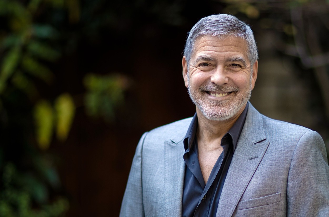 George Clooney și Annette Bening vor juca în ecranizarea memoriilor lui Amy Bloom, „In Love”