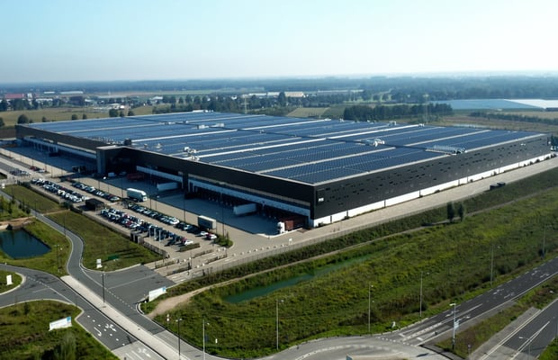 PVH, compania-mamă a brandurilor Calvin Klein și Tommy Hilfiger, face concedieri la sediul regional din Amsterdam
