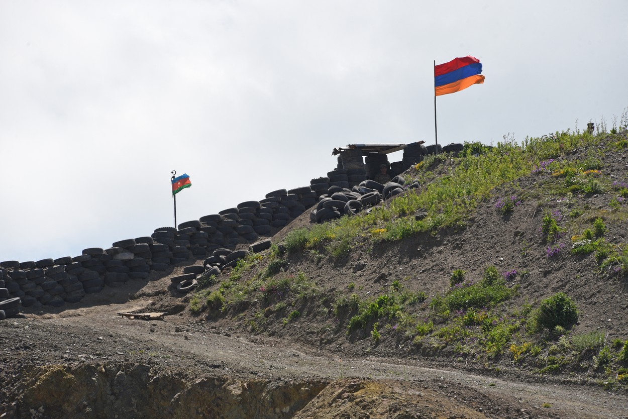 Trump organizează un summit de pace la Casa Albă între Armenia şi Azerbaidjan