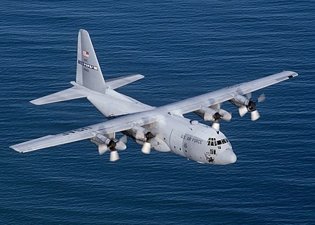 O aeronavă C-130 Hercule a evacuat 12 pacienţi pediatrici palestinieni şi 36 de aparţinători