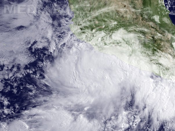 Uraganul Iona și furtuna tropicală Keli evoluează în Pacificul central