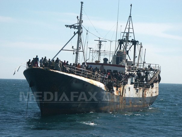 Reacții furioase în Europa după ce Spania a legalizat prin decret 500.000 de migranți ilegali / Aceștia vor obține drept de liberă circulație în Spațiul Schengen