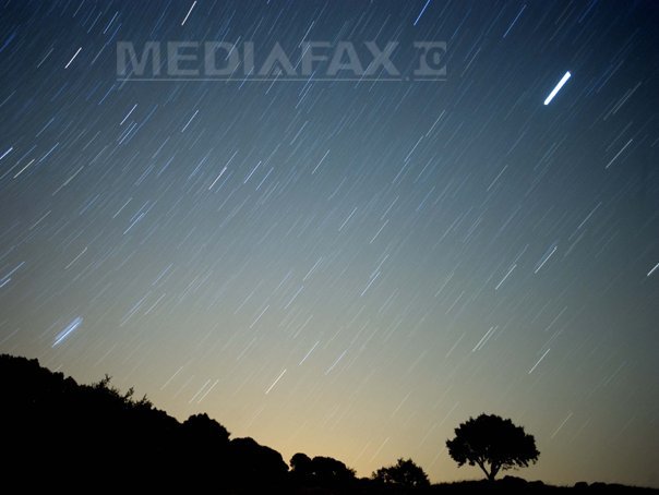 Pasionații de astronomie se pregătesc pentru ploaia de meteoriți. Când are loc apogeul Perseidelor