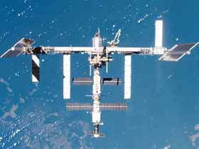 Bacterii patogene duse pe Stația Spațială Internațională în cadrul misiunii Crew-11 a NASA. Experimentul ar putea elucida rezistența la antibiotice