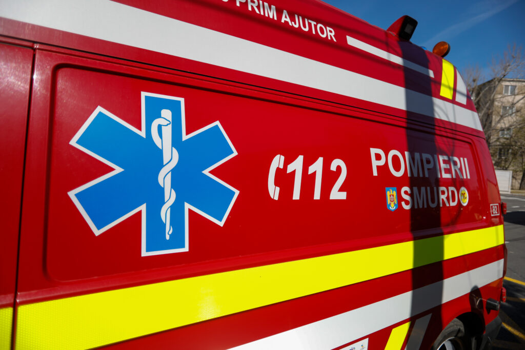 Incendiu devastator într-o casă din Colonie, un bărbat găsit carbonizat, doi soți intoxicați cu monoxid de carbon. Cauza probabilă, o țigară aprinsă care a declanșat flăcările