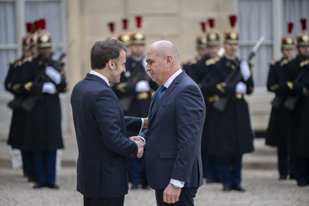 La Paris se Desfășoară Summitul Crucial pentru Securitatea Ucrainei: Președintele Interimar Ilie Bolojan și Liderii Globali Pregătesc Acțiuni Strategice💬
