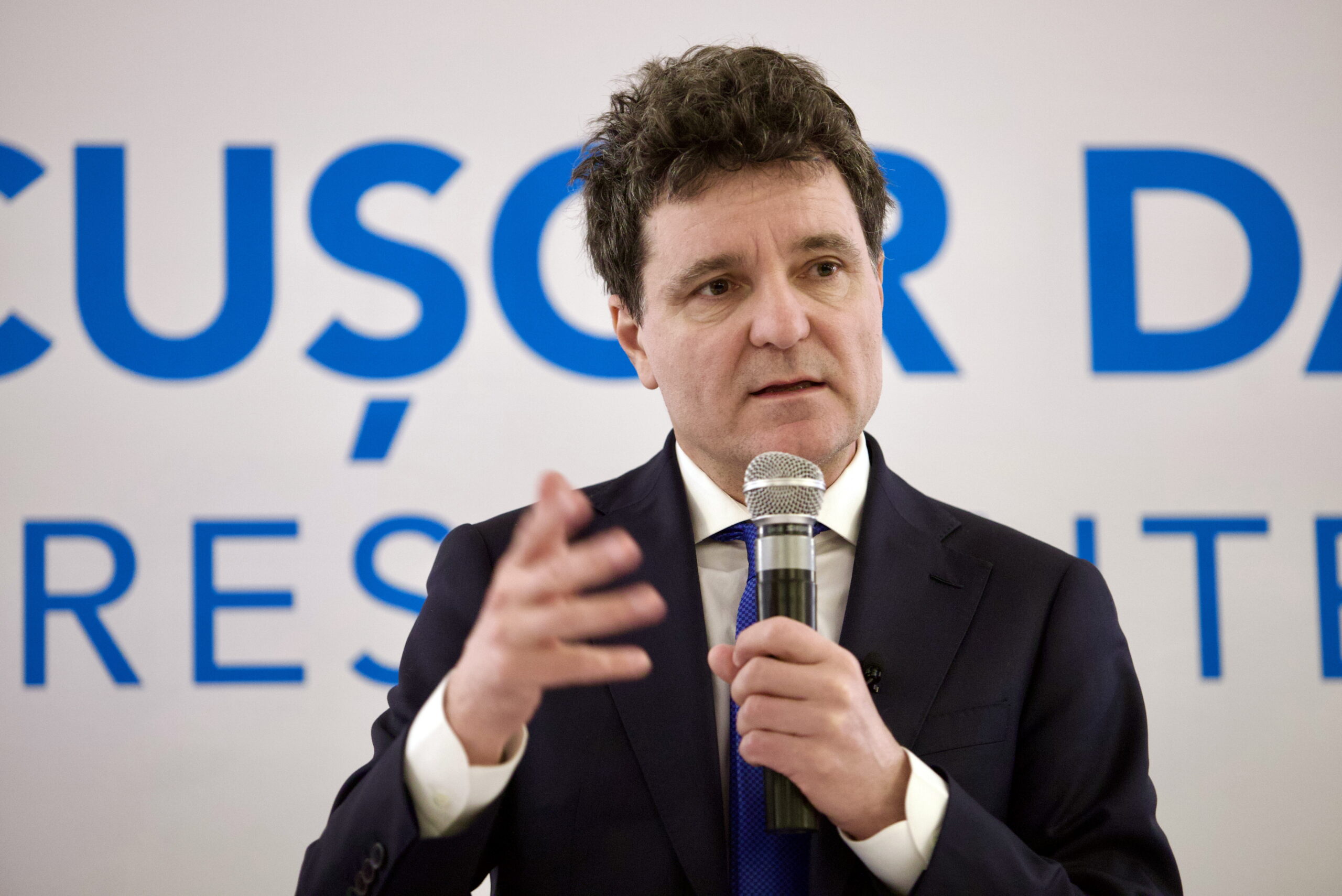 Dezordinea financiară a statului se transpune în dezordinea fiecărei persoane Dezordinea financiară a statului se transpune în dezordinea fiecărei persoane