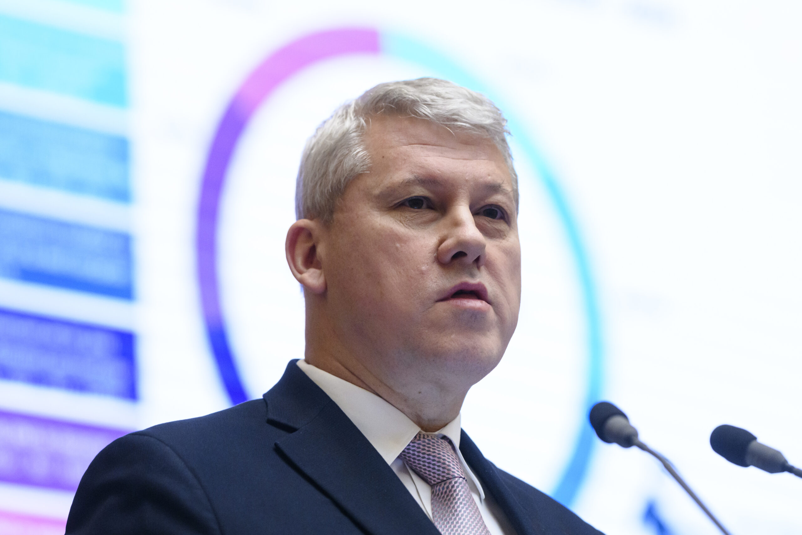 În SUA este o evaluare a tuturor programelor care se referă la migrație În SUA este o evaluare a tuturor programelor care se referă la migrație