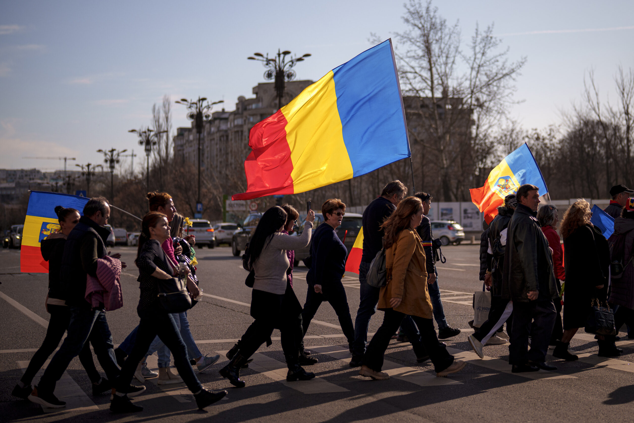 Ședința BEC privind candidatura lui Călin Georgescu a început / Proteste în fața BEC