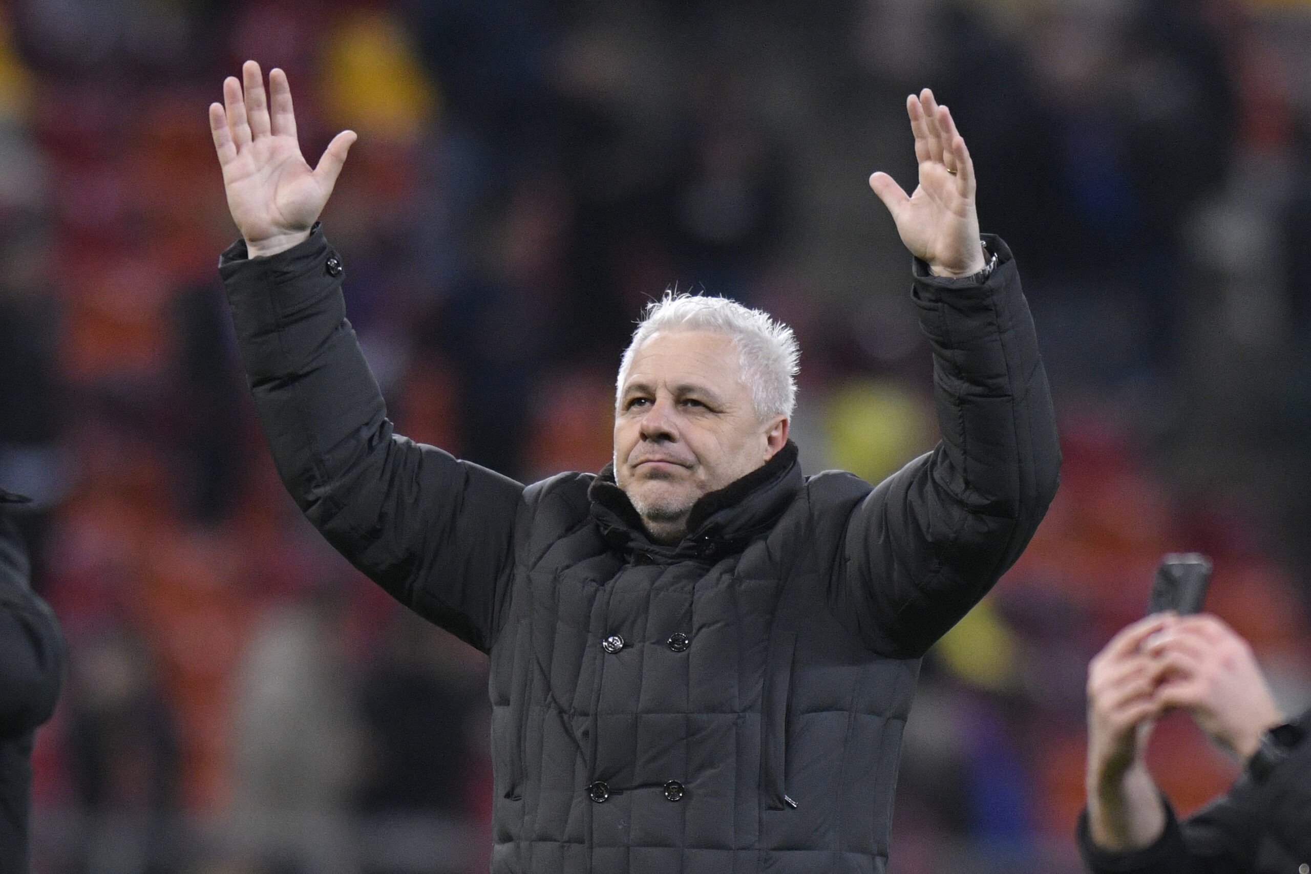 ”Eu nu mai sunt antrenorul Rapidului. E vina mea”. ”Eu nu mai sunt antrenorul Rapidului. E vina mea”.