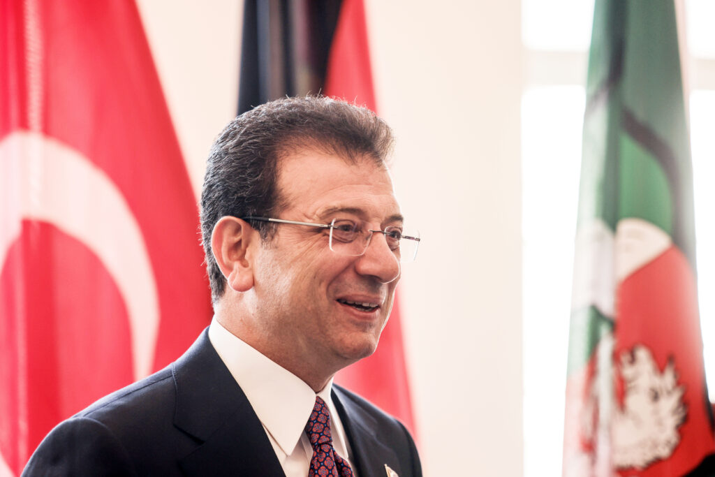Turcia blochează accesul la contul de X al primarului Ekrem Imamoglu