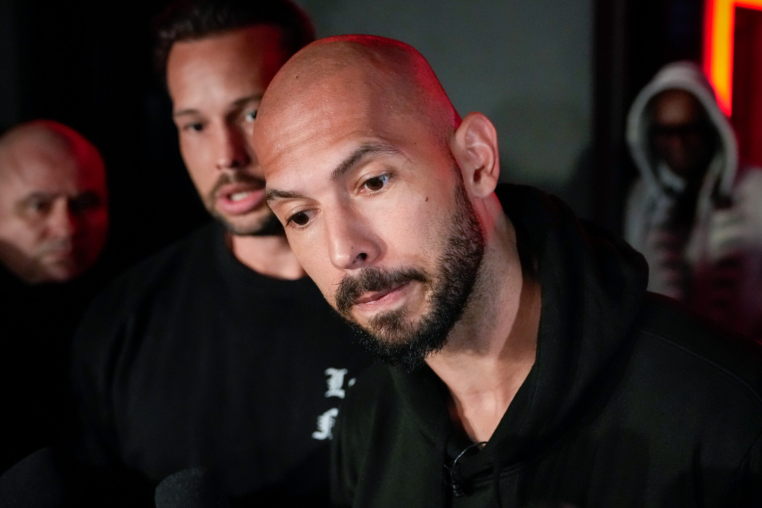 Andrew Tate, acuzat de fosta iubită de agresiune sexuală și violență fizică