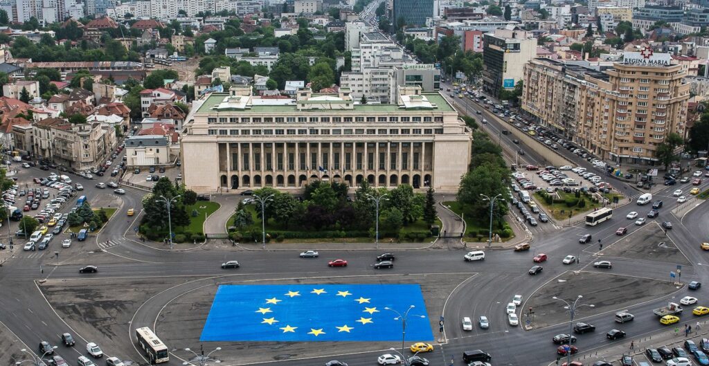 Tinerii între 16-27 de ani, grăbiți-vă să aplicați până pe 27 aprilie! Locuri limitate în administrația publică, indemnizație de 4.050 lei brut. Detalii și înscrieri pe internship.gov.ro.