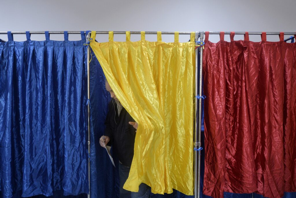 BEC: Sunt sesizări privind persoane care filmează în cabina de vot