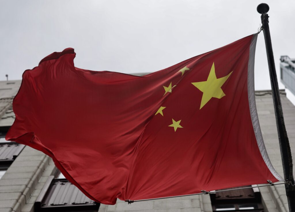 China Negă Viguros Acuzațiile lui Zelenski Privind Livrarea de Arme către Rusia și Susține Neutralitatea în Criza Ucraineană