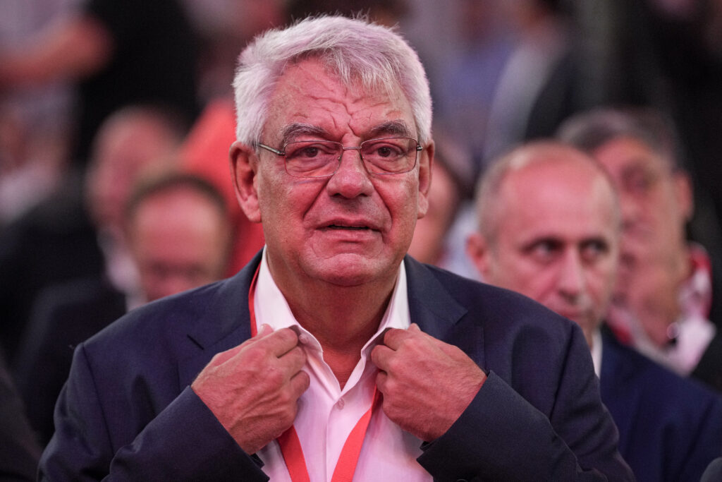 Reindustrializare și Progres în Infrastructură pentru Viitorul României - Antonescu, Liderul Prezidențial Cu Viziune Clară! Mesaj pentru 20.000 de Susținători din Oltenia. Descoperă Planul Guvernării Actuale și Viitorul Promis de Crin Antonescu