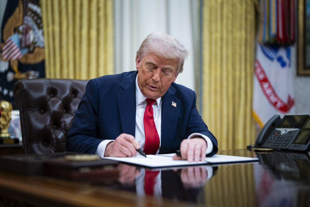 Avertisment OCDE: Creșterea economică globală afectată serios de taxele impuse de Trump