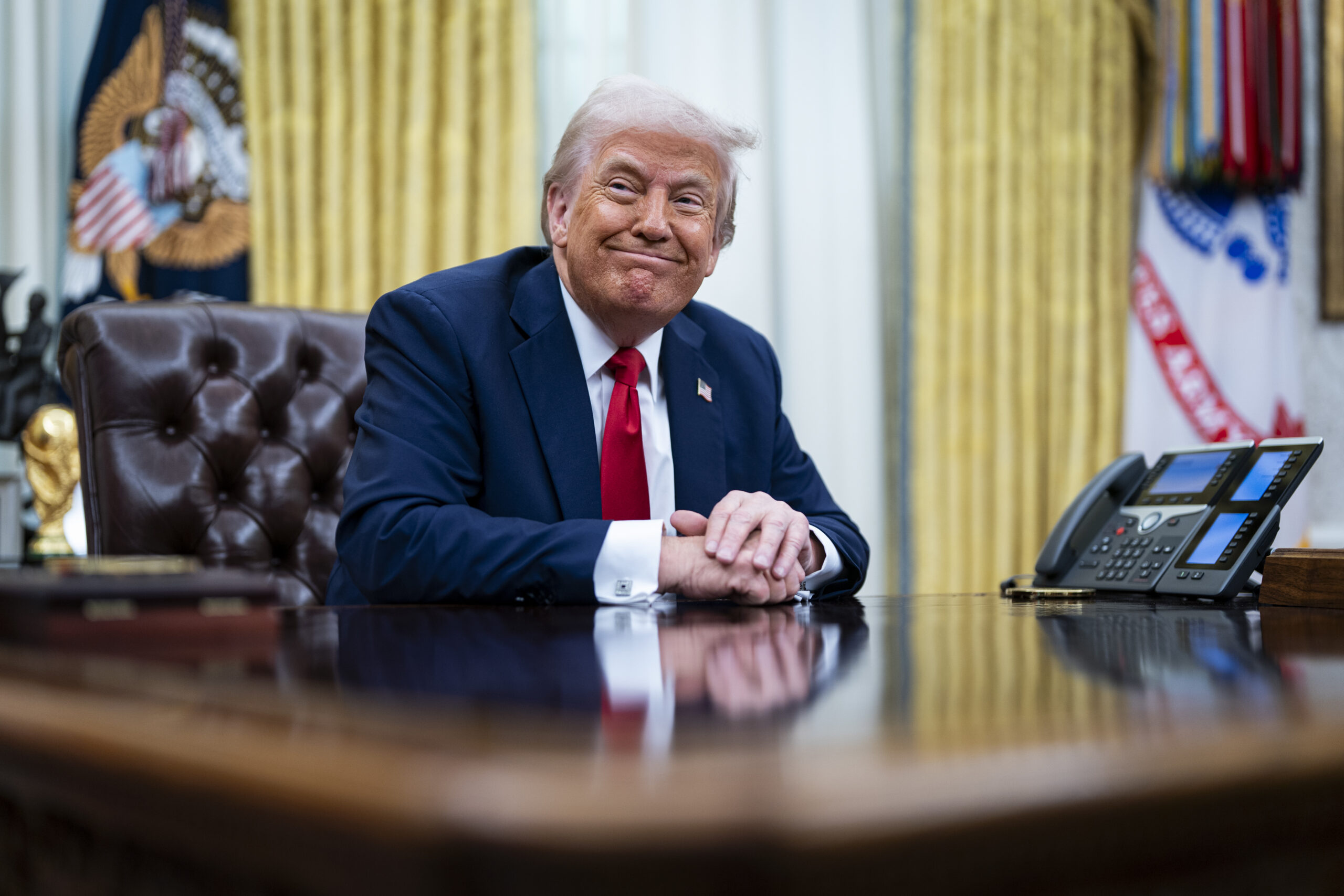 Trump spune că navelor SUA ar trebui să călătorească gratuit prin canalele Panama și Suez