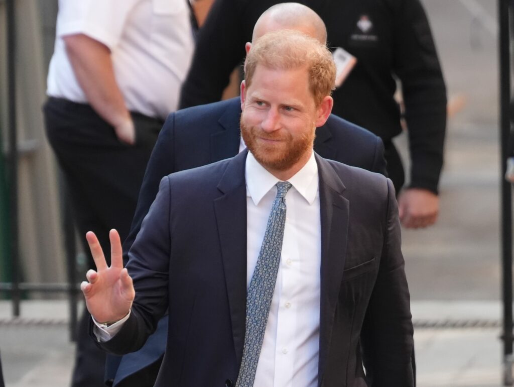 Prinţul Harry mărturiseşte că doreşte „reconcilierea” cu Familia Regală britanică