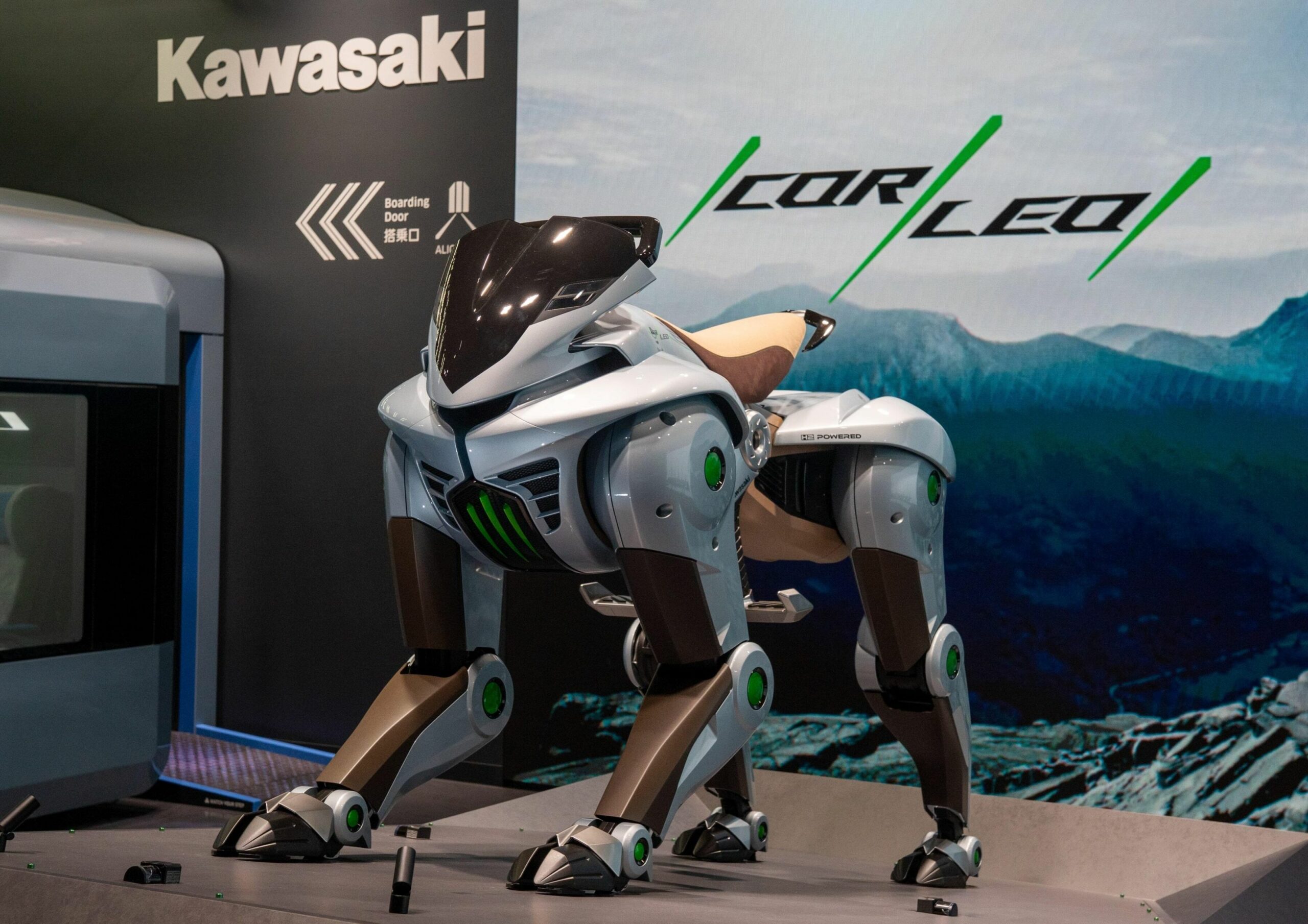 Kawasaki impresionează la Osaka cu Corleo, un cal robot alimentat