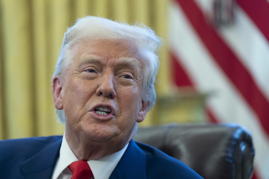Trump va semna un ordin executiv pentru scăderea prețurilor medicamentelor în SUA cu 30-80%, aliniindu-le cu cele mai mici prețuri globale