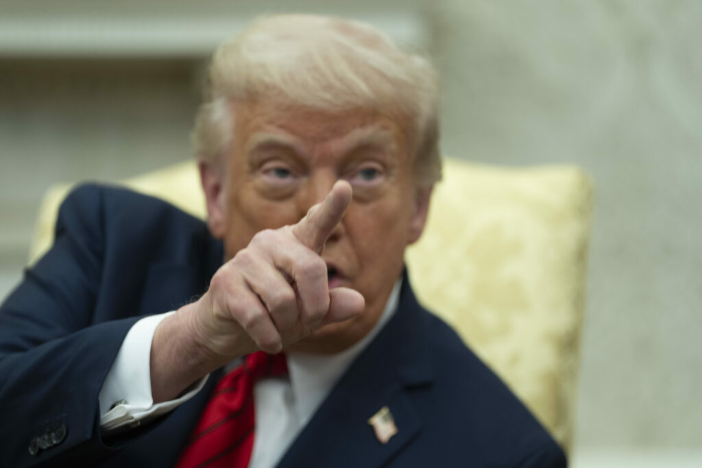 Reflecții asupra șanselor Ucrainei de a recupera teritoriul pierdut și promisiunile de colaborare cu SUA. Afirmații despre loialitate și pace în context geopolitic tensionat. Cum vede Trump viitorul negocierilor pentru un acord.