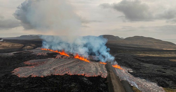  Activitate Intensă în Peninsulă Reykjanes, Islanda – Evitați Regiunea Grindavik! Fiți Prudenți la Gaze Periculoase și Risc de Cutremure. Informații și Asistență Consulară pentru Cetățenii Români.