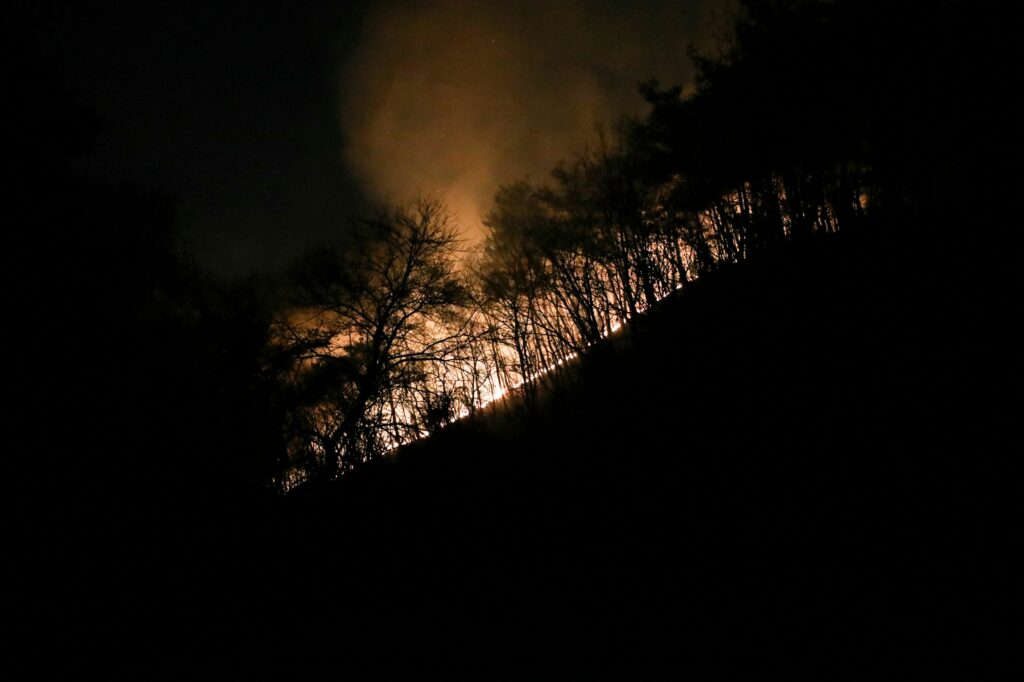 Incendiu uriaș în New Jersey. Mii de persoane au fost evacuate