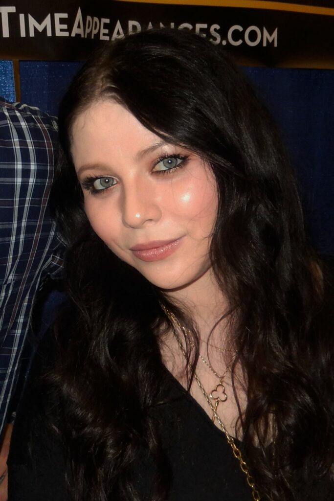 Michelle Trachtenberg, actrița din Buffy și Gossip Girl, a încetat din viață la 39 de ani din cauza complicațiilor diabetului. Fanii și industria filmului sunt șocați de pierderea subită.