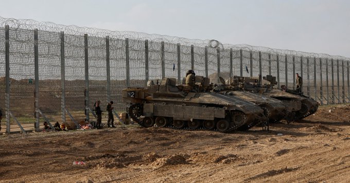 Avertismente de Evacuare şi Tensiuni în Creștere în Fâșia Gaza după Reluarea Operatiunilor Militare