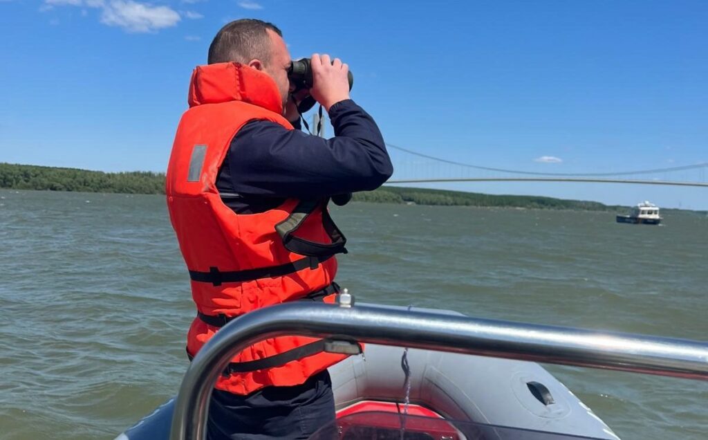 Operațiune de Salvare în Desfășurare după Răsturnarea Bărcii lângă Smârdan