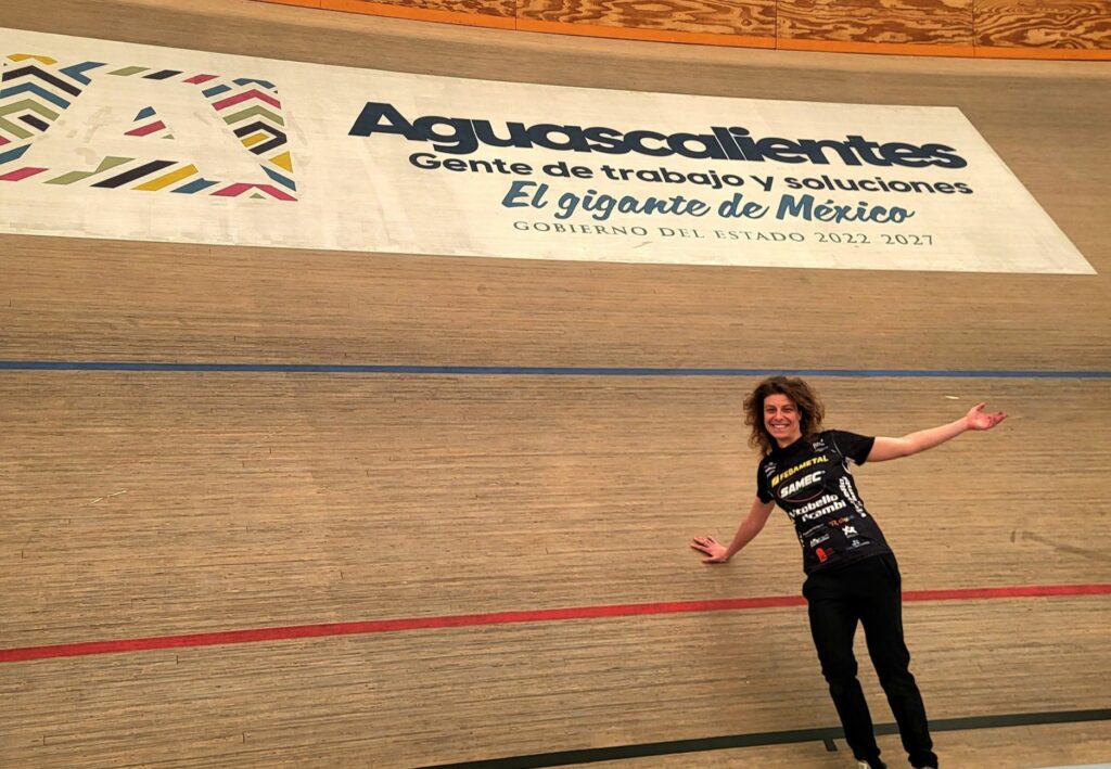 Vittoria Bussi a stabilit un nou record mondial al orei la ciclism feminin