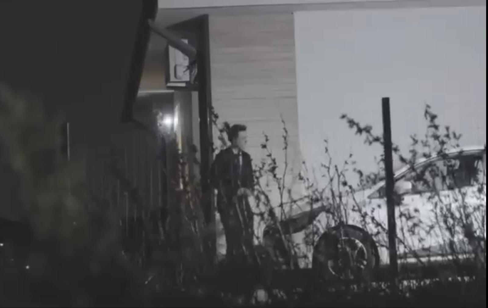 Reacția lui Nicuşor Dan la pozele pe care le-a postat Elena Lasconi / Lasconi publică fotografii despre care spune că sunt de la o întâlnire a lui Nicușor Dan cu Florian Coldea. Dan spune că fotografiile sunt un fals grosolan Reacția lui Nicuşor Dan la pozele pe care le-a postat Elena Lasconi / Lasconi publică fotografii despre care spune că sunt de la o întâlnire a lui Nicușor Dan cu Florian Coldea. Dan spune că fotografiile sunt un fals grosolan