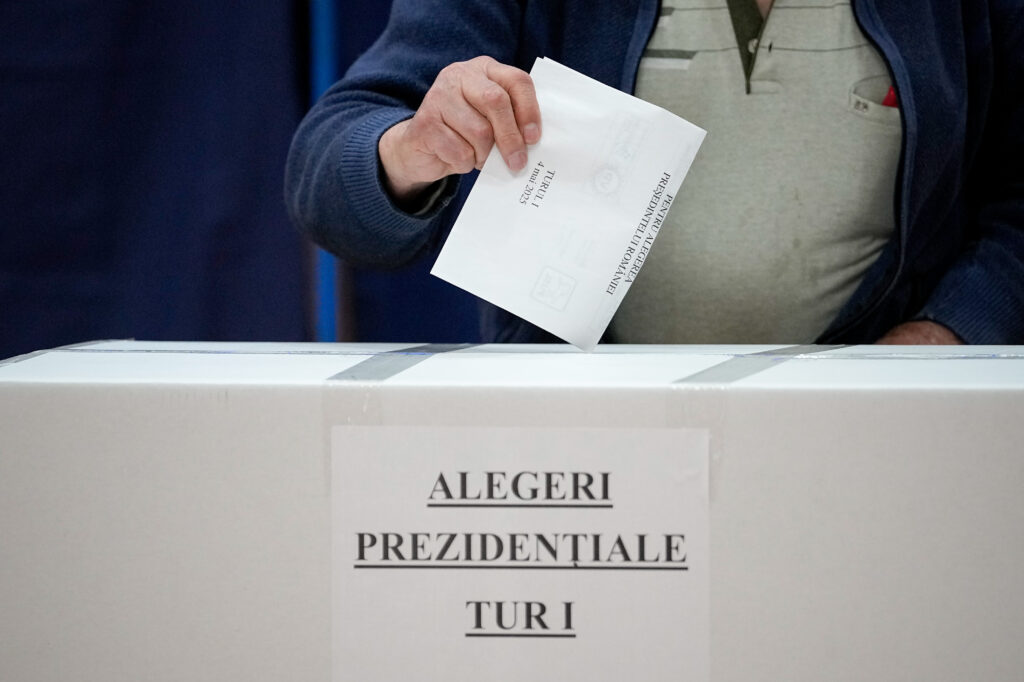 Cine Va Merge în Turul Doi?