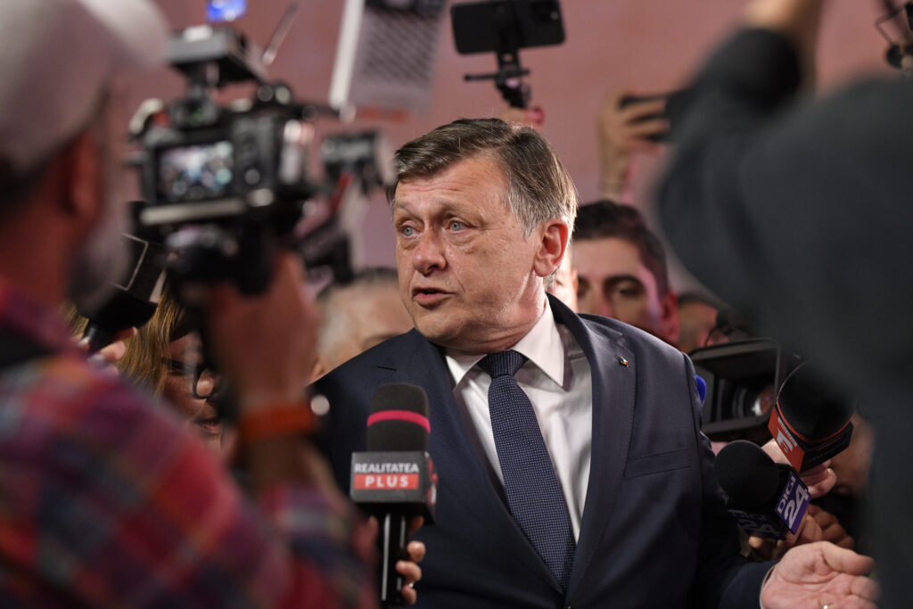 Crin Antonescu, despre soarta coaliției: Când 40% dintre români votează Simion, se poate discuta orice