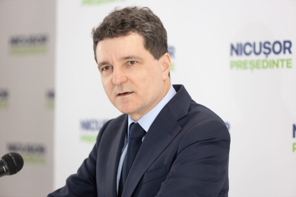 Nicușor Dan cere intervenția autorităților și ajutorul cetățenilor: atacurile boților continuă