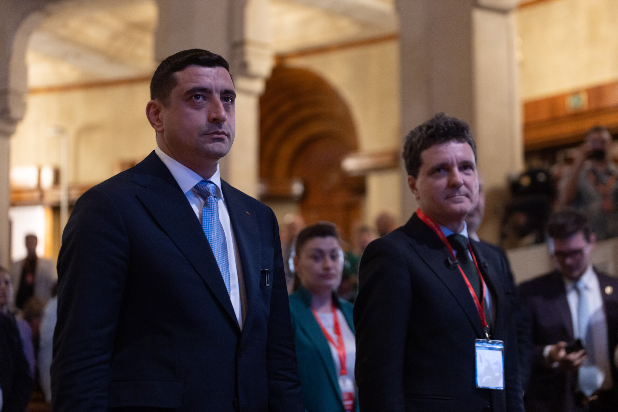 George Simion promite autostrăzi până în 2032, Nicușor Dan mizează pe combaterea corupției la achiziții