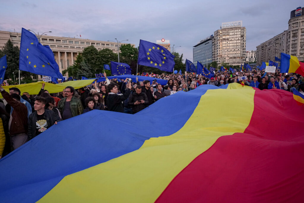15.000 de oameni susțin democrația și drumul european în Piața Victoriei. Hai la vot!