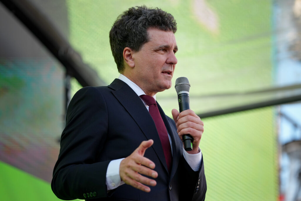 Doar 50 de Cartușe Trase în Timpul Stagiului Obligatori la Bacău