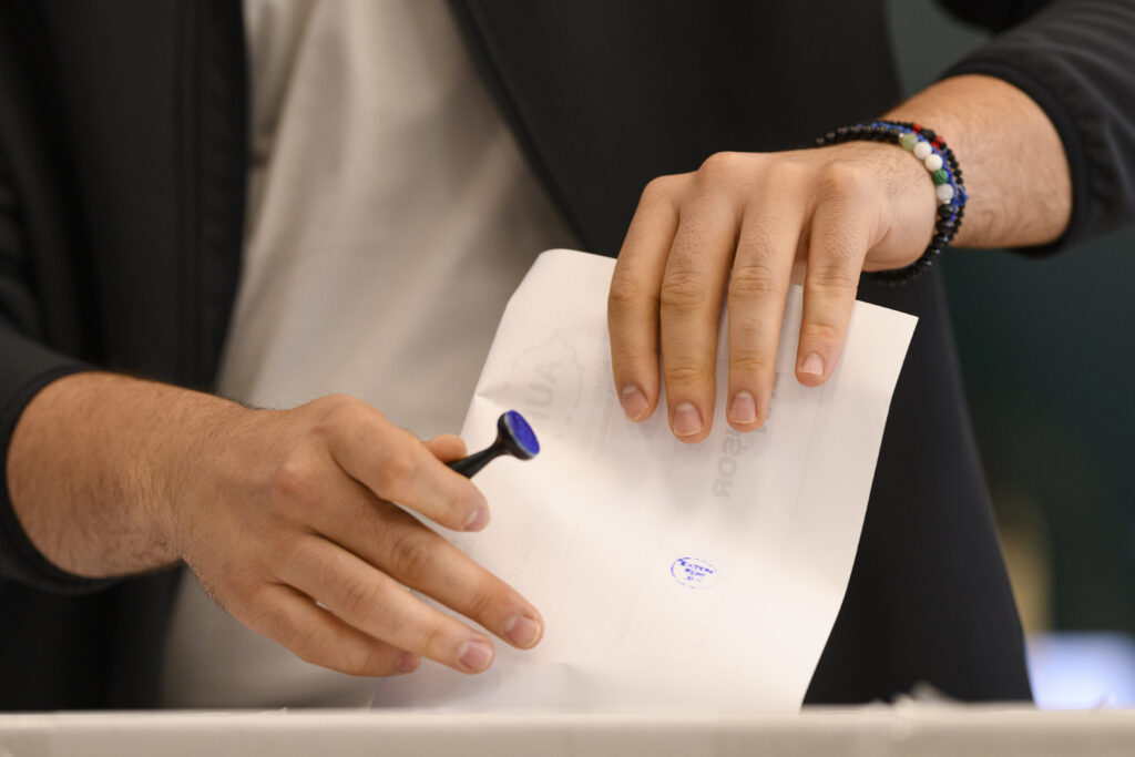 Pix care permitea ștergerea semnăturilor, folosit într-o secție de votare din Neamț