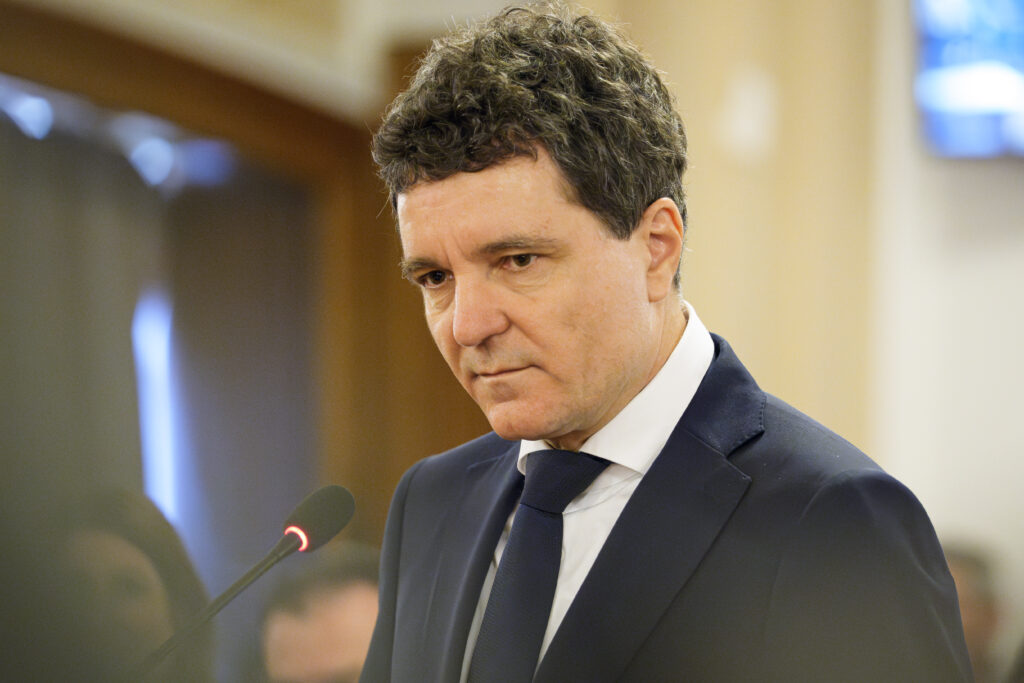 Nicușor Dan merge în Polonia pentru a-l susține pe candidatul pro-european la alegerile prezidențiale