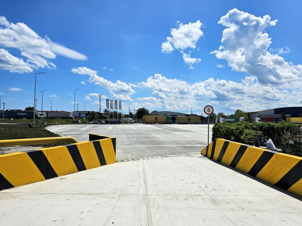 O nouă parcare pentru tiruri în zona porții 10 a Portului Constanța