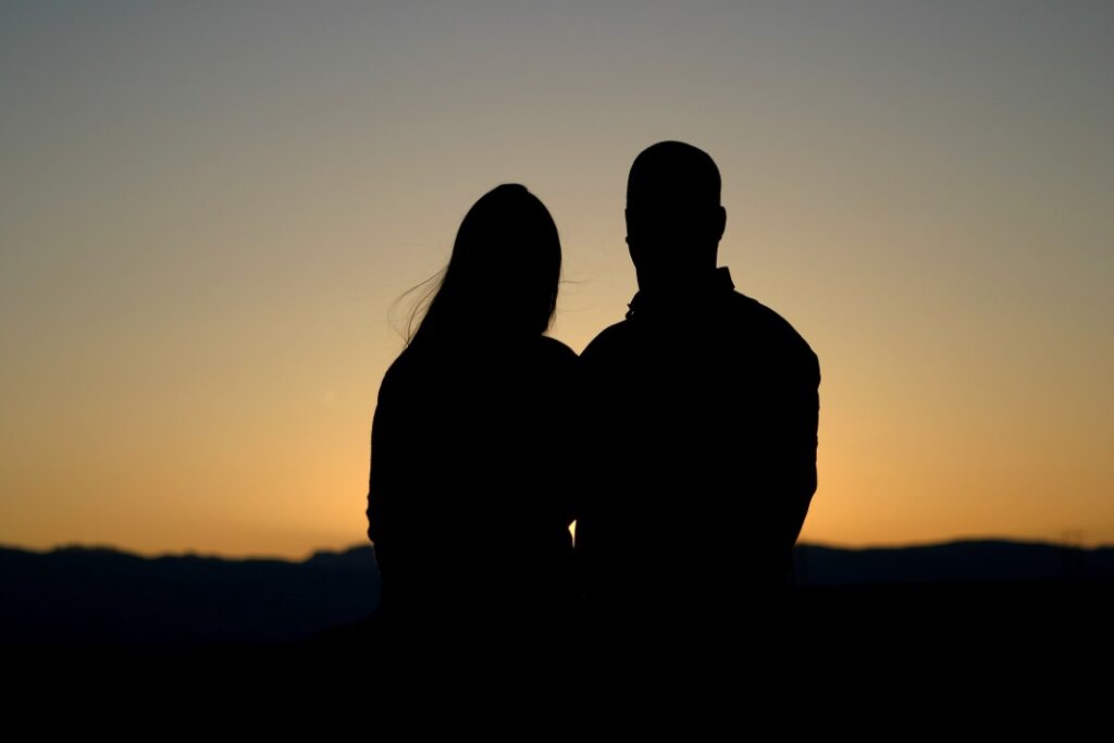 Studiu. Bărbații tind să se îndrăgostească mai repede decât femeile