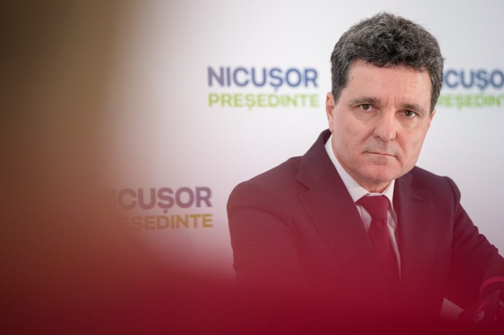 Plângere penală împotriva Elenei Lasconi pentru fals și înșelăciune. AFBătaie pe sistem și poze compromițătoare cu Coldea și Ponta ies la lumină.