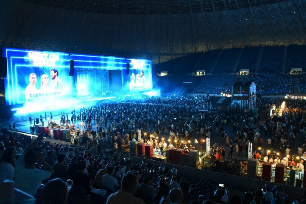 G-Eazy, Paris Hilton, Tyga, Foster the People sunt așteptați la Craiova, pe scena IntenCity Festival