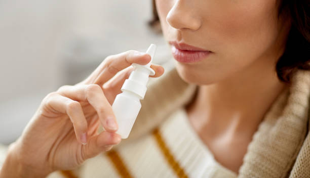 Spray-urile nazale pentru bronzare, noua modă periculoasă promovată de influenceri