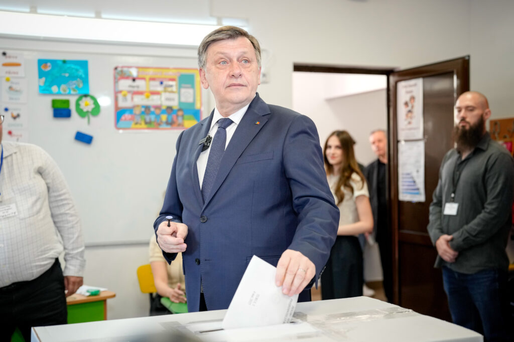 Crin Antonescu a votat pentru o Românie unită, o Românie puternică